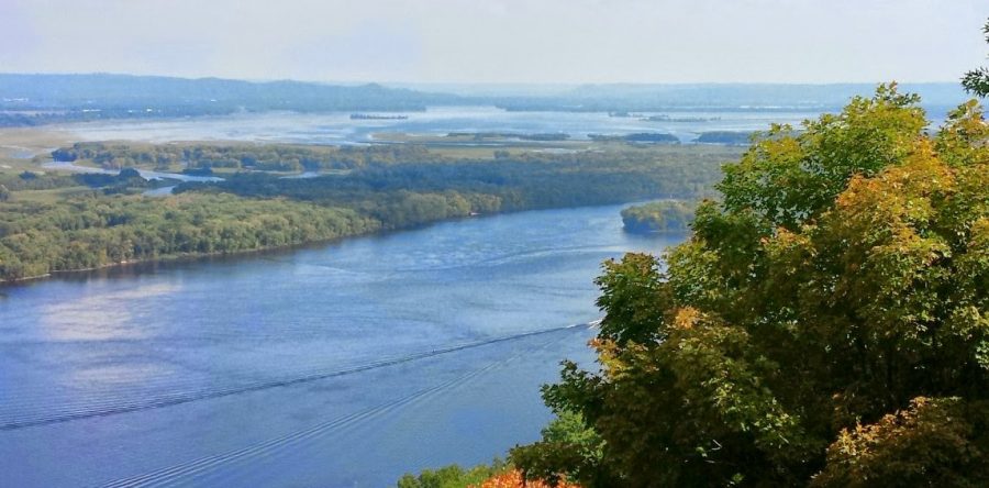 Driving The Great River Road in Autumn